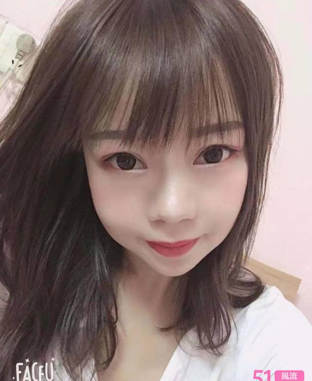 沙井身材娇小形的妹子